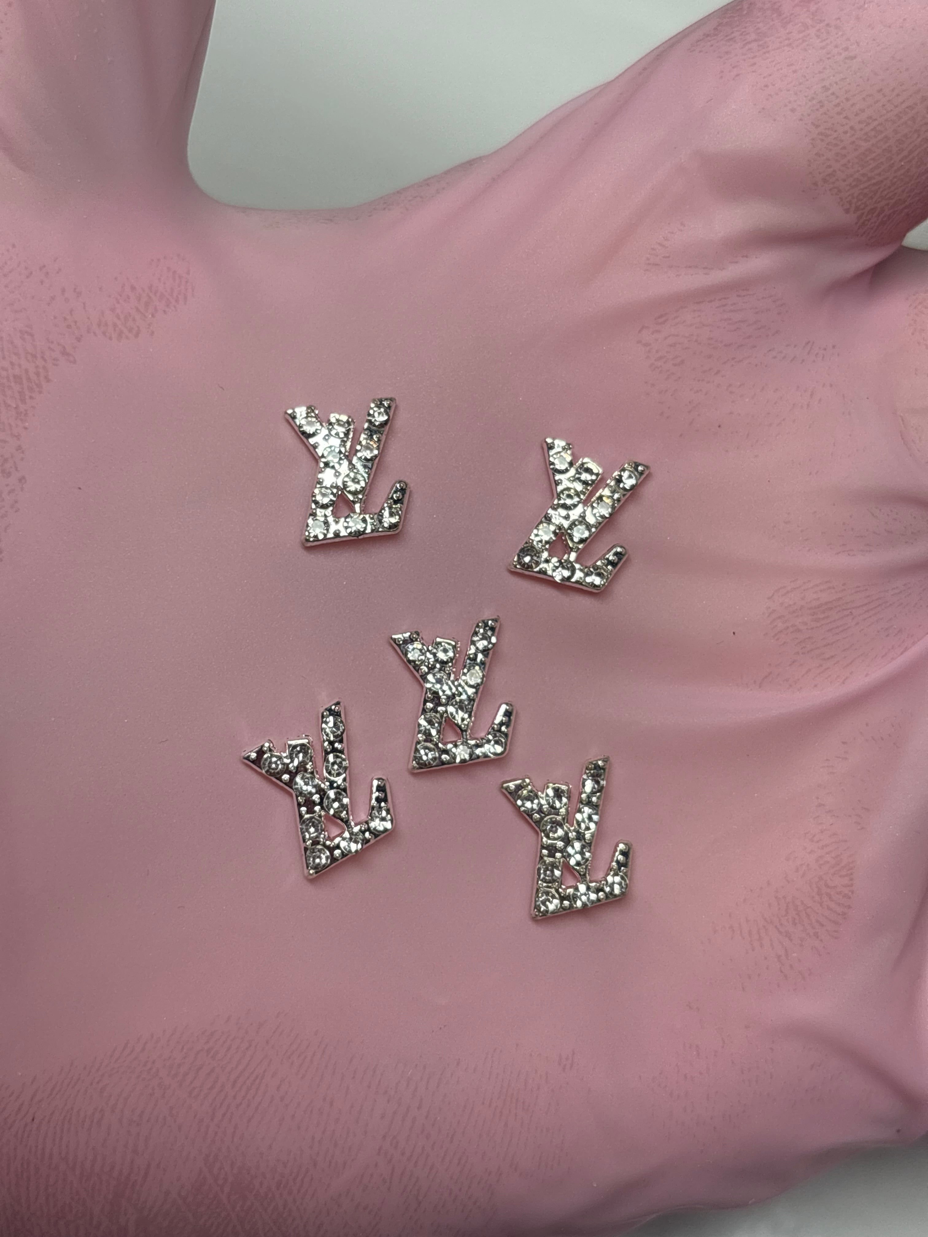 LV sliver charm (5pc)