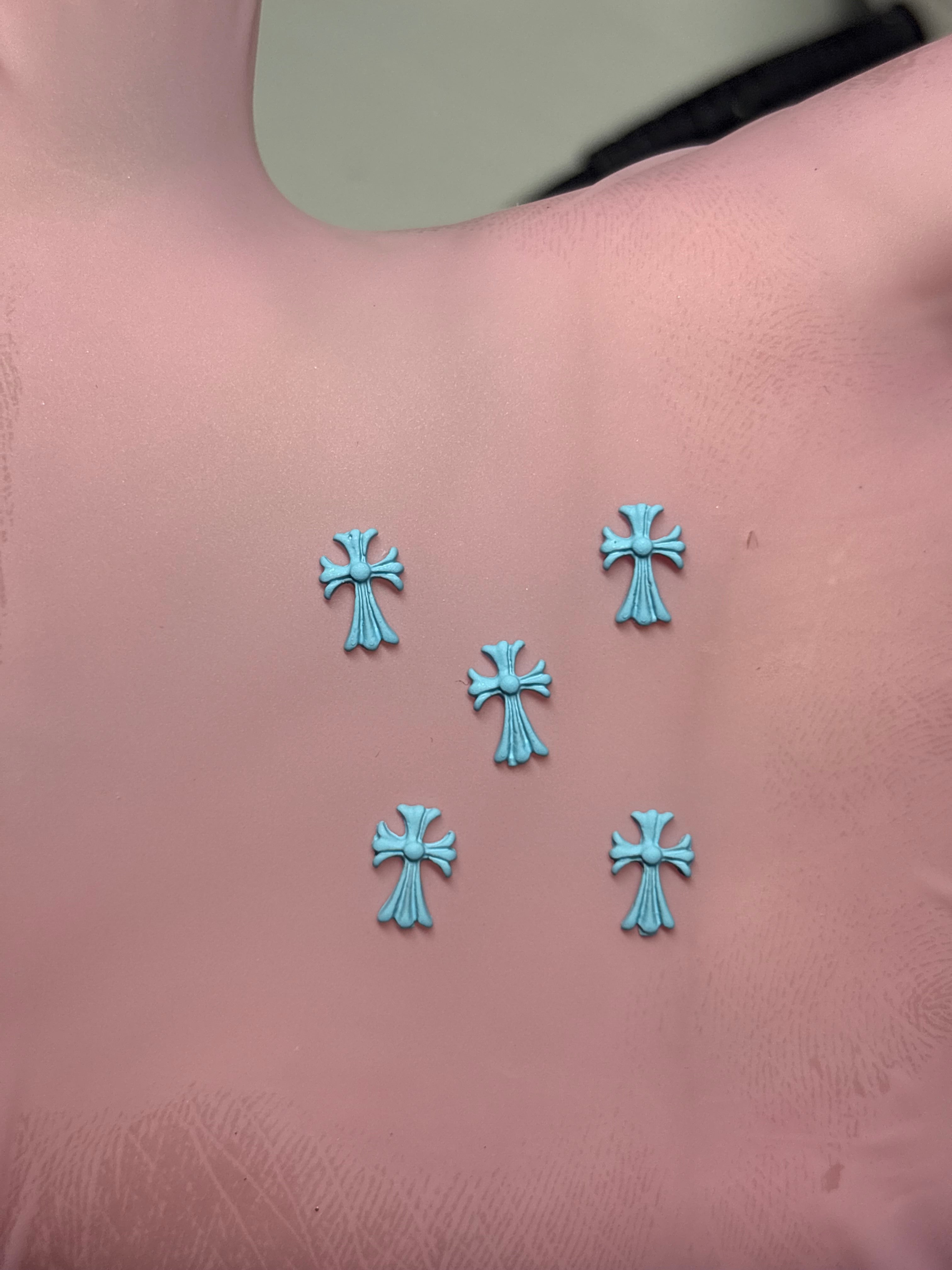 Blue chrome heart charms (5pc)